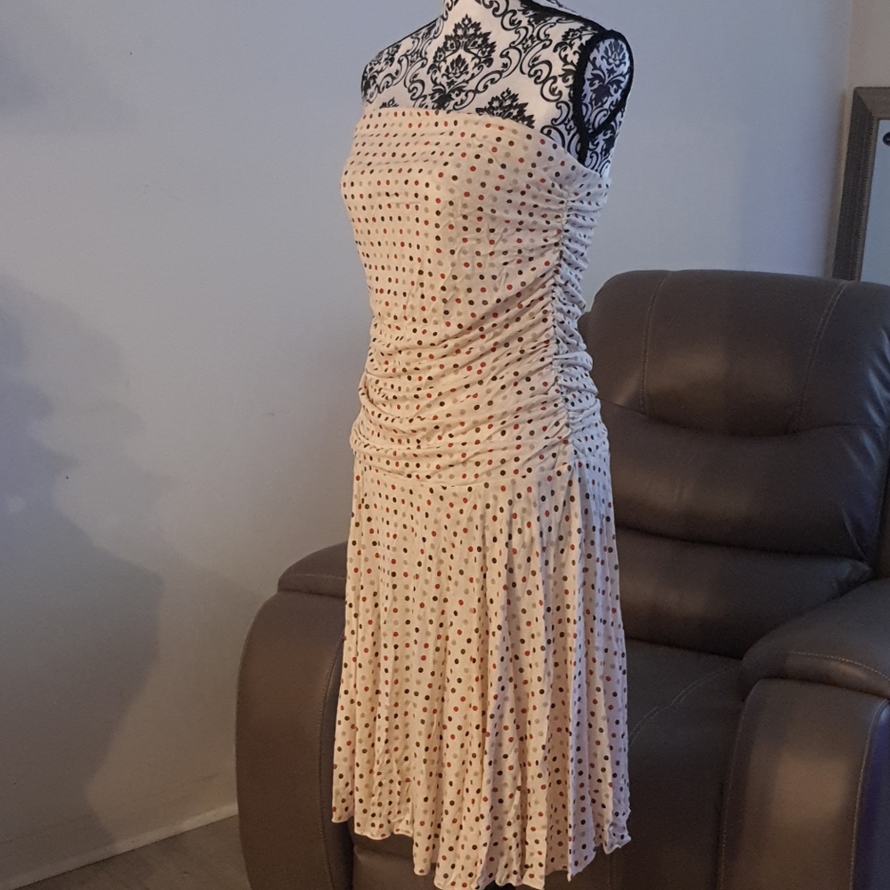 Dress - Picture 3 of 6